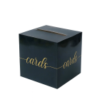 Caja negra de cartón con ranura superior