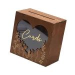 Hucha de boda en madera decorativa con forma de corazón, ideal para guardar sobres y mensajes de los invitados